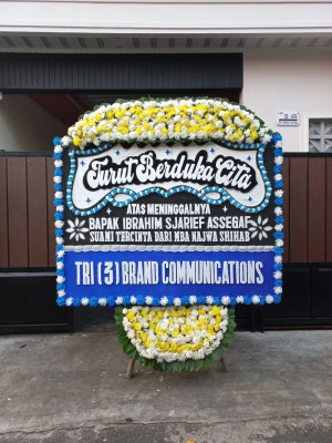 Papan Bunga Duka di Panawangan